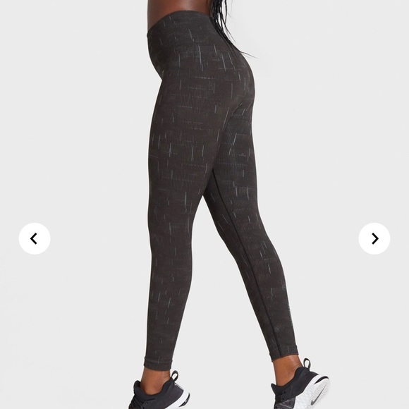 ❤️SOLD❤️ ILLUMINATION SEAMLESS LEGGINGS - Picture 2 of 3